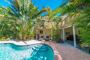 Island Girl East - Heated Pool Porches Beach Gear Walk to Beach